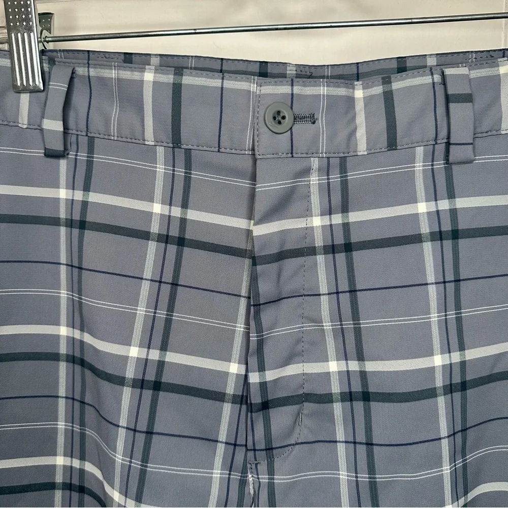 Nike Golf Men's Blue Gray Checkered Flat Front Shorts